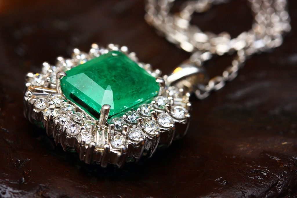 Comment trouver un bijou en diamant de qualité à Paris ?