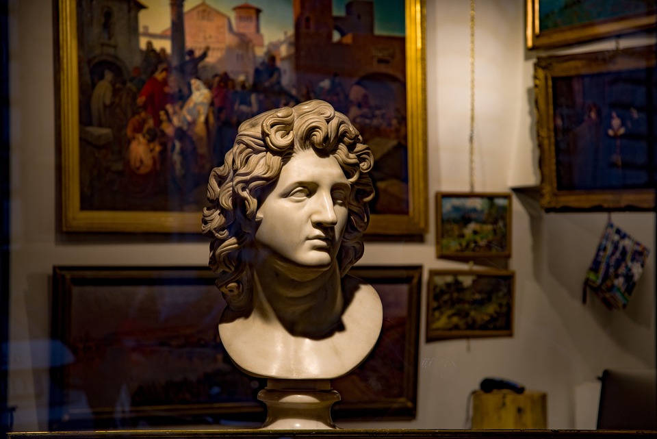 Contacter un antiquaire pour la vente d’objets anciens