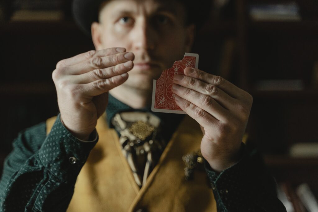 La magie visuelle : plongez dans l'univers captivant de l'artiste illusionniste