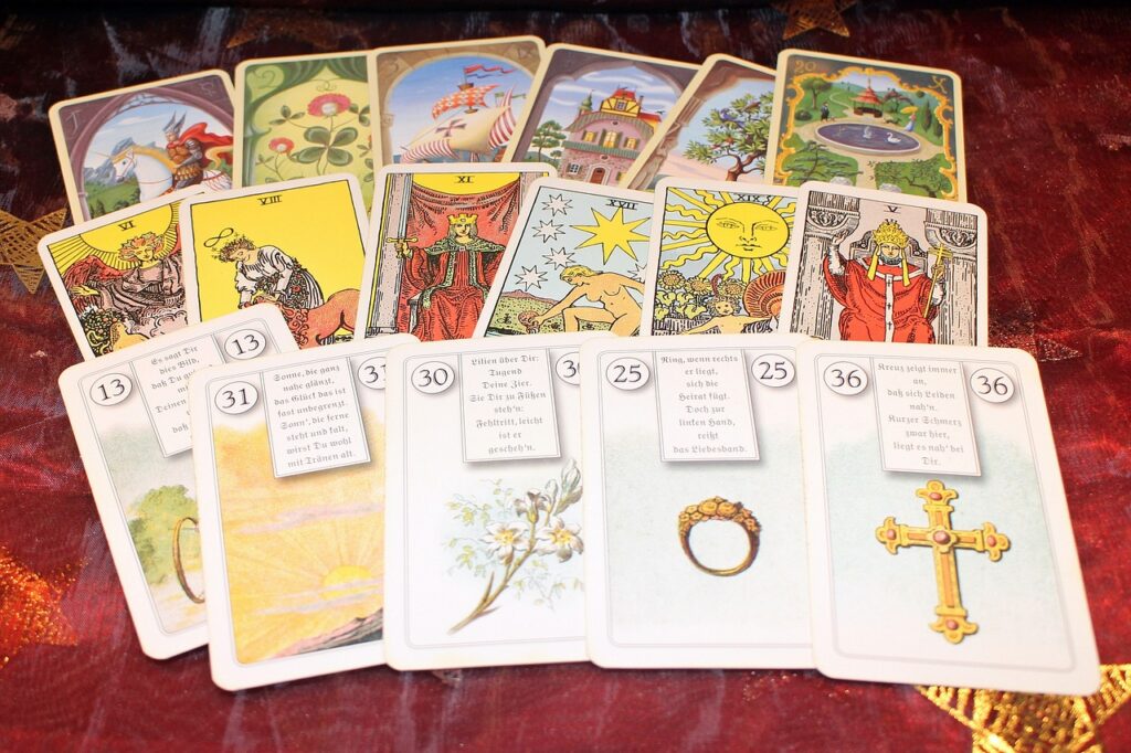 L'histoire et l'évolution du Tarot : des origines anciennes à nos jours