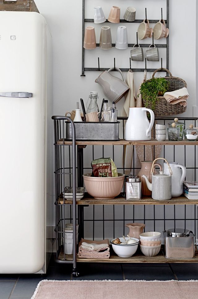 Comment optimiser l&rsquo;espace de sa cuisine avec des étagères inox ?