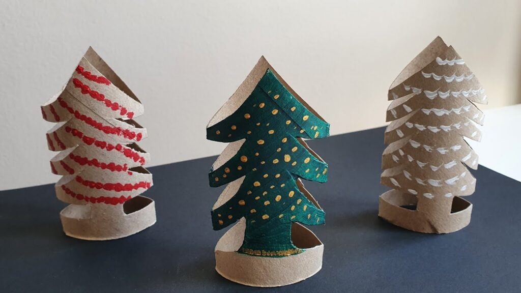 Comment réaliser des décorations de Noël avec des rouleaux de papier toilette ?