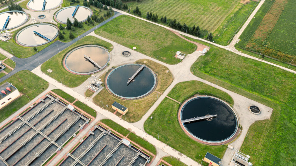 Gestion des déchets et traitement des eaux : deux défis environnementaux indissociables